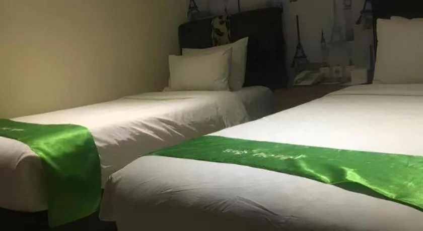 Bed in Tab Hotel Surabaya