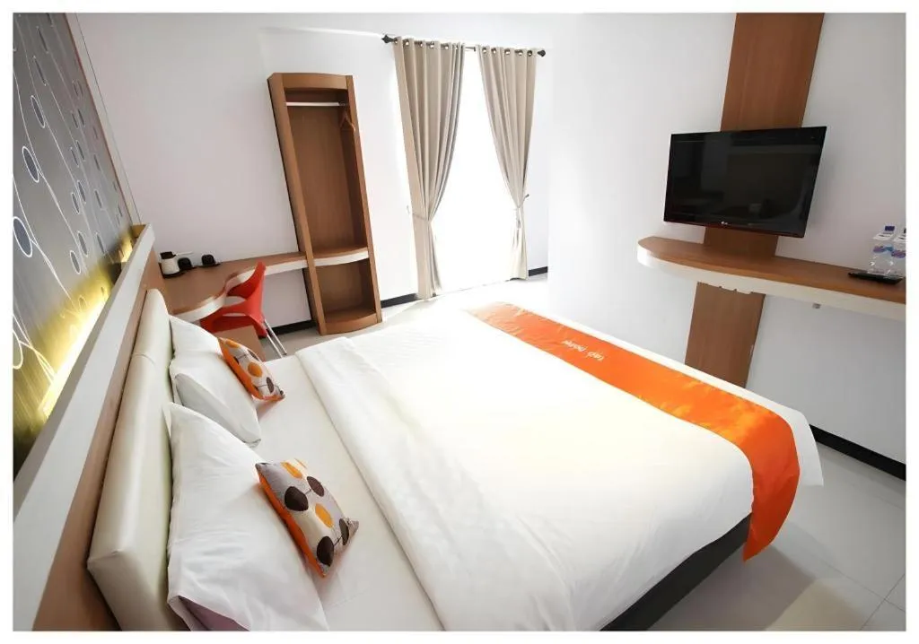 Bed in Tab Hotel Surabaya