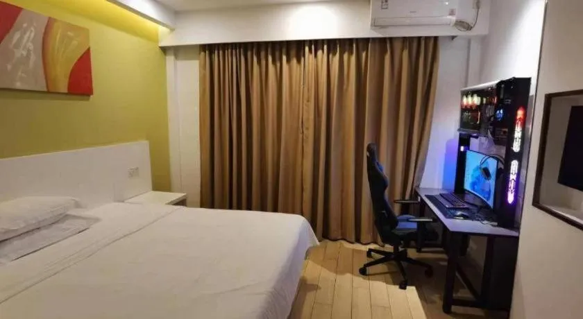 Bed in Shell Qionghai Jinhai Road Hotel