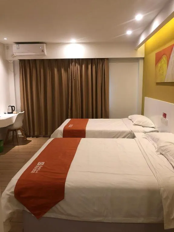 Bed in Shell Qionghai Jinhai Road Hotel