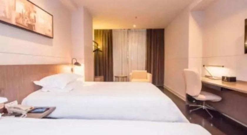 Bed in Jinjiang Inn Select Foshan Nanhai Guicheng Metro Station