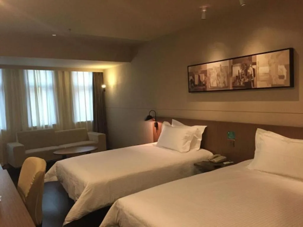 Bed in Jinjiang Inn Select Beijing Wukesong