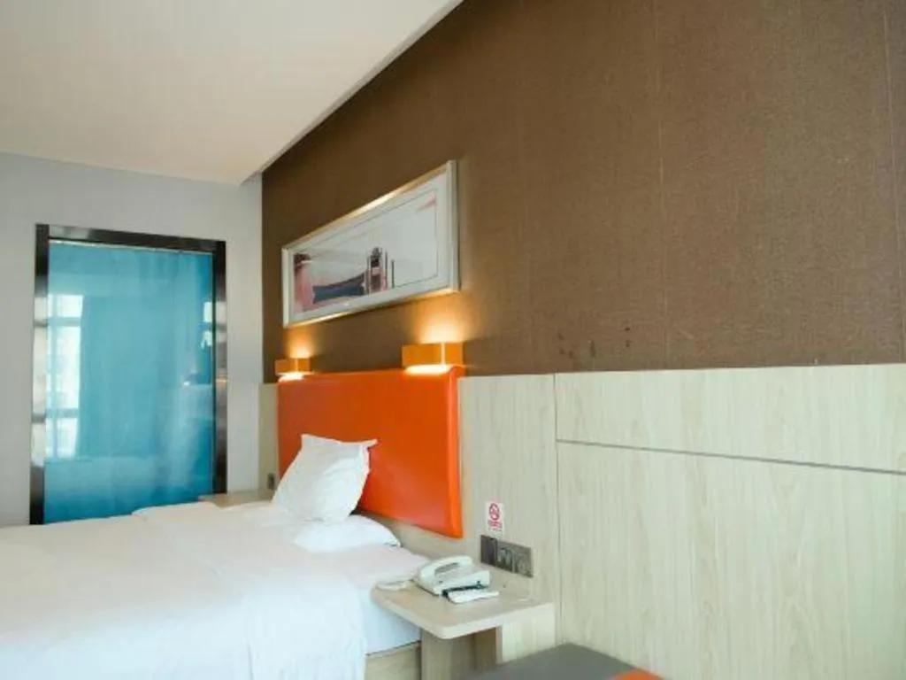 Bed in 7 Days Premium Fuzhou Dongxiang High-Speed Railway Station Dongxin Market