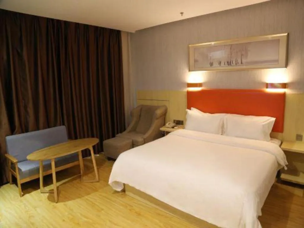 Bed in 7 Days Premium Fuzhou Dongxiang High-Speed Railway Station Dongxin Market