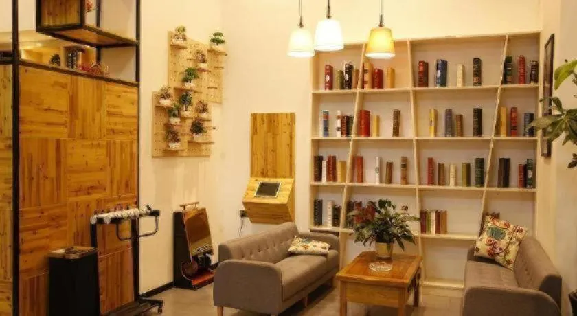 7 Days Premium Fuzhou Dongxiang High-Speed Railway Station Dongxin Market