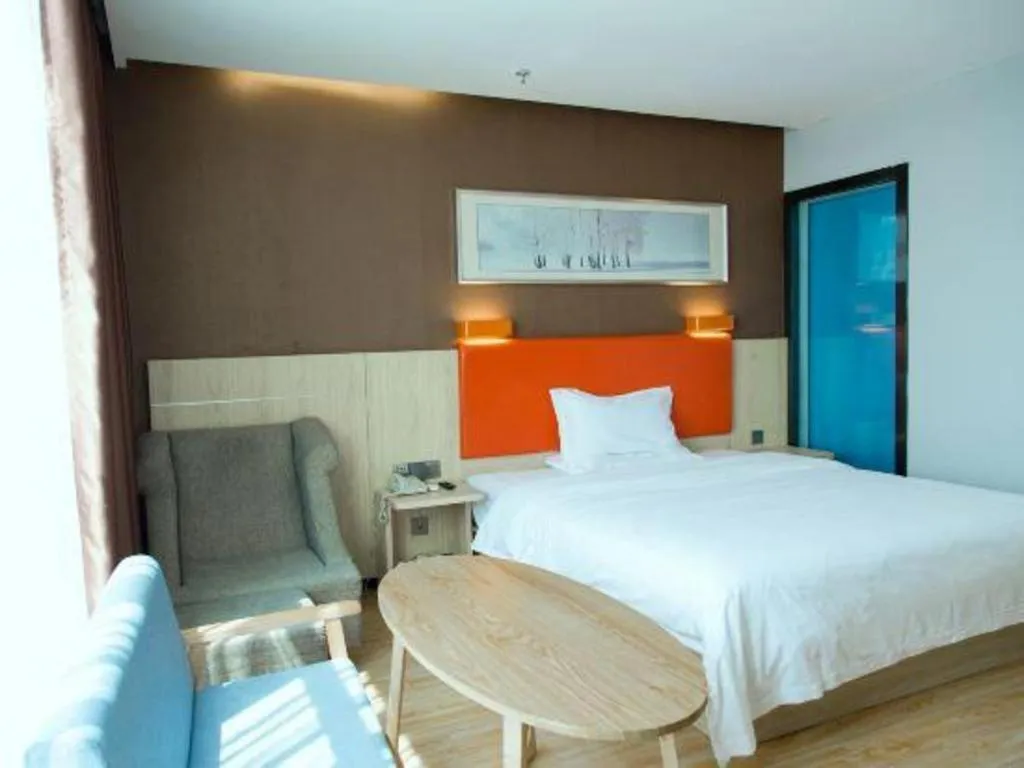 Bed in 7 Days Premium Fuzhou Dongxiang High-Speed Railway Station Dongxin Market