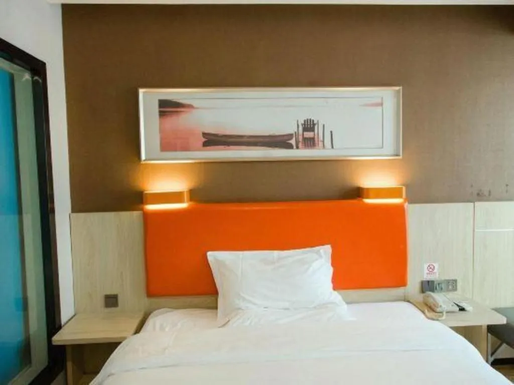 Bed in 7 Days Premium Fuzhou Dongxiang High-Speed Railway Station Dongxin Market