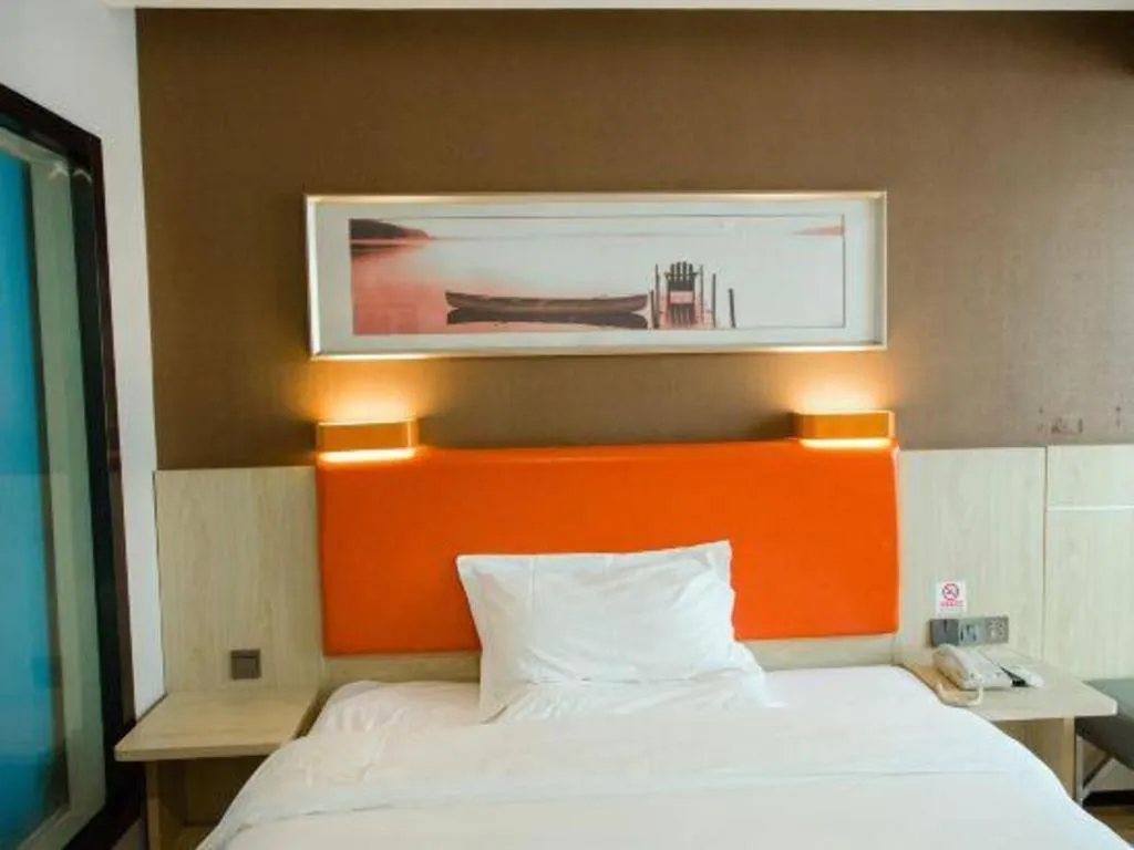 Bed in 7 Days Premium Fuzhou Dongxiang High-Speed Railway Station Dongxin Market