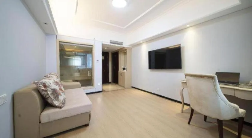 Vienna Hotel Shenzhen Pinghu Shuangyong Street Metro Station