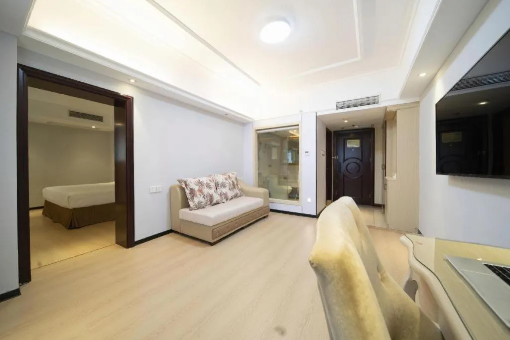 Vienna Hotel Shenzhen Pinghu Shuangyong Street Metro Station