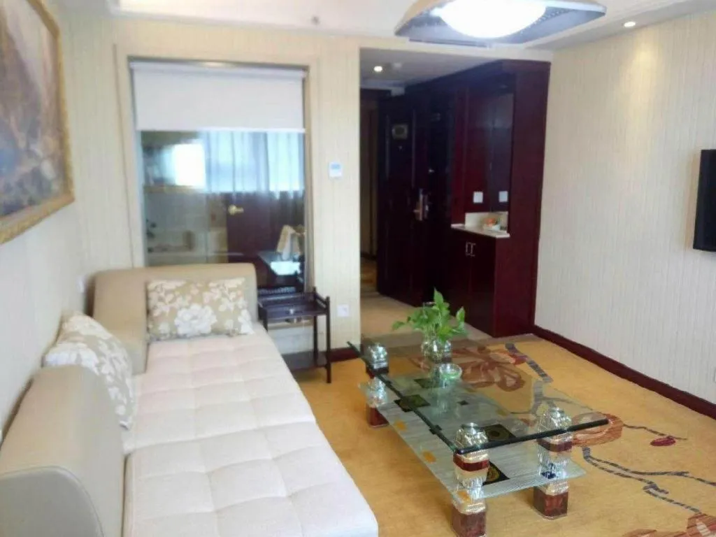 Vienna Hotel Shenzhen Pinghu Shuangyong Street Metro Station