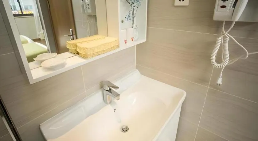 Shell Changzhou Yangrong City Hotel