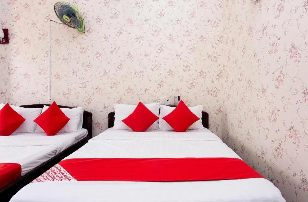 Bed in OYO 553 Truong Giang Hotel