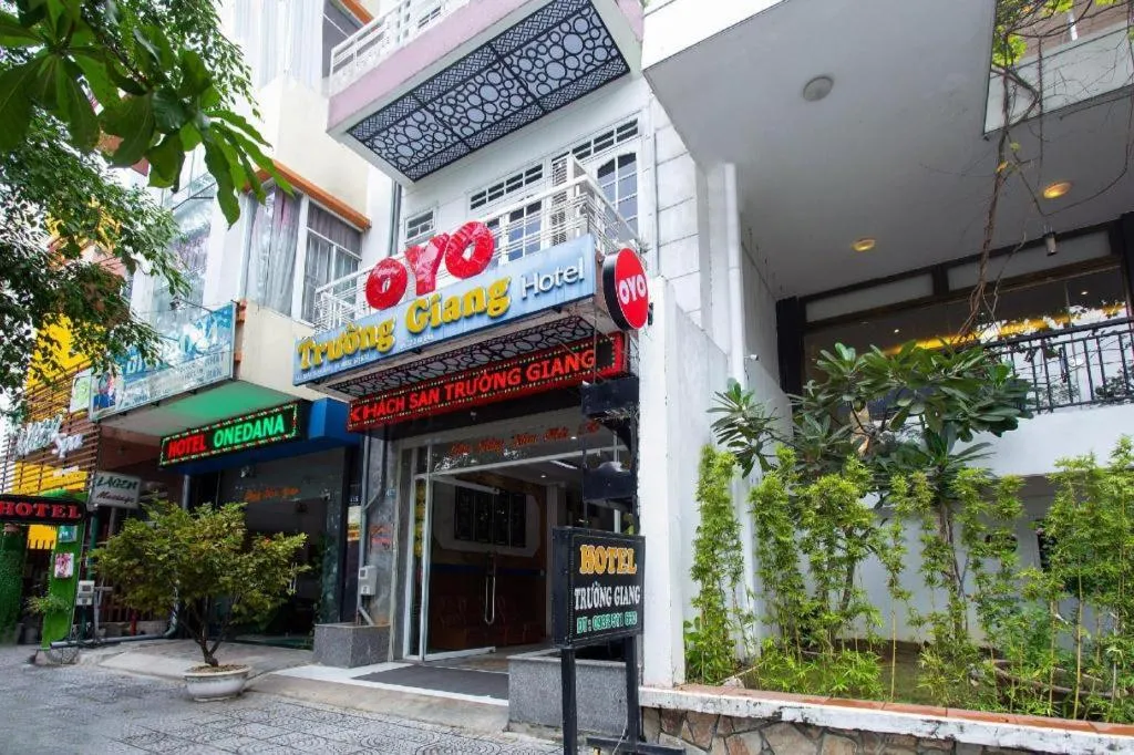 OYO 553 Truong Giang Hotel