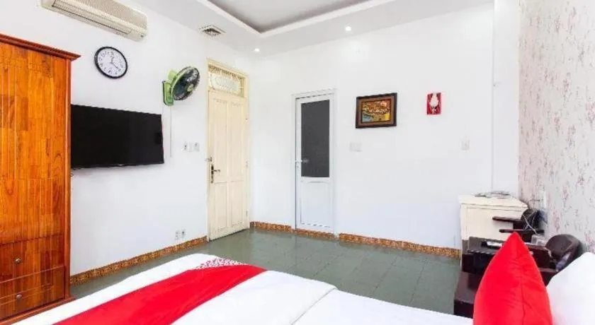 Bed in OYO 553 Truong Giang Hotel