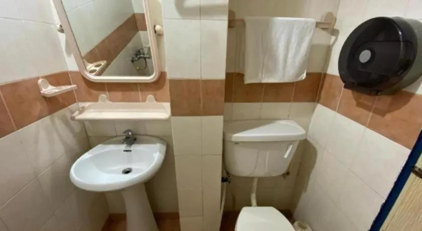 OYO 89958 Hotel Umimas