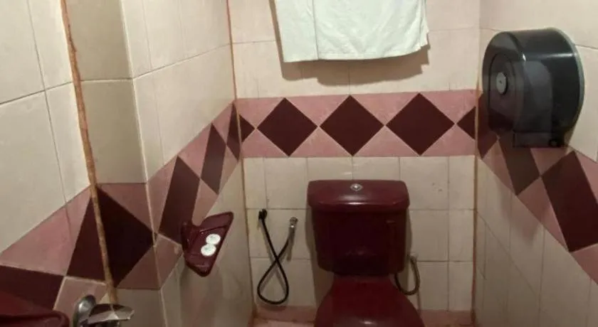 OYO 89958 Hotel Umimas