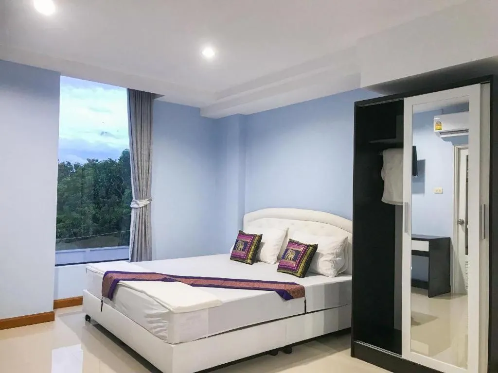 Bed in Delighted Bangkok Hotel