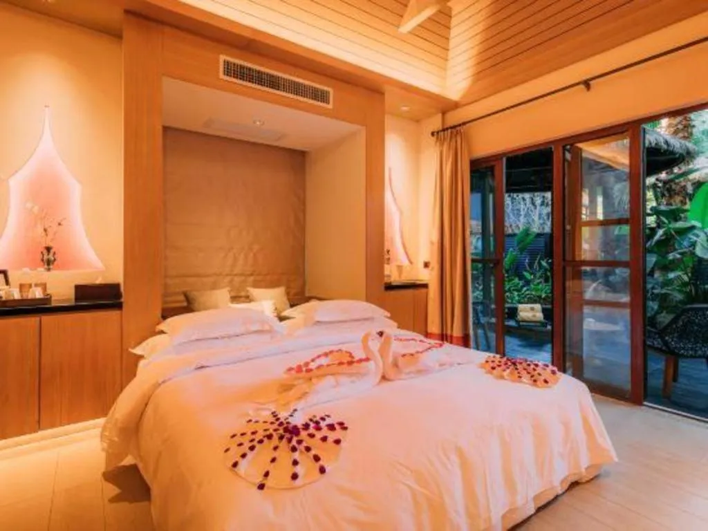 Bed in Angsana Xishuangbanna