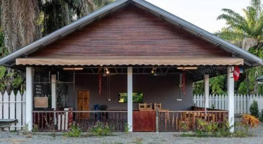 OYO 90149 Pua Family Semporna