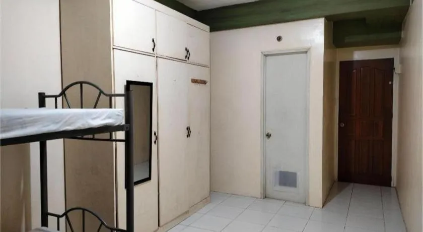 Bed in OYO 800 DDD Habitat Dormtel Bacolod