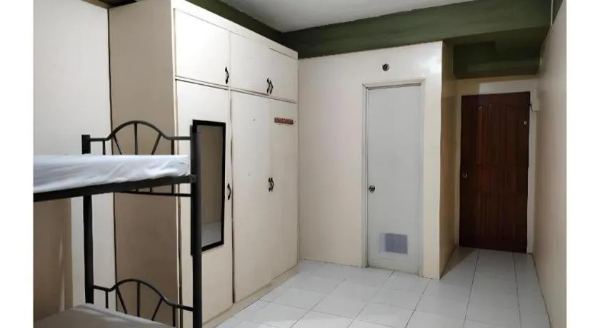 Bed in OYO 800 DDD Habitat Dormtel Bacolod