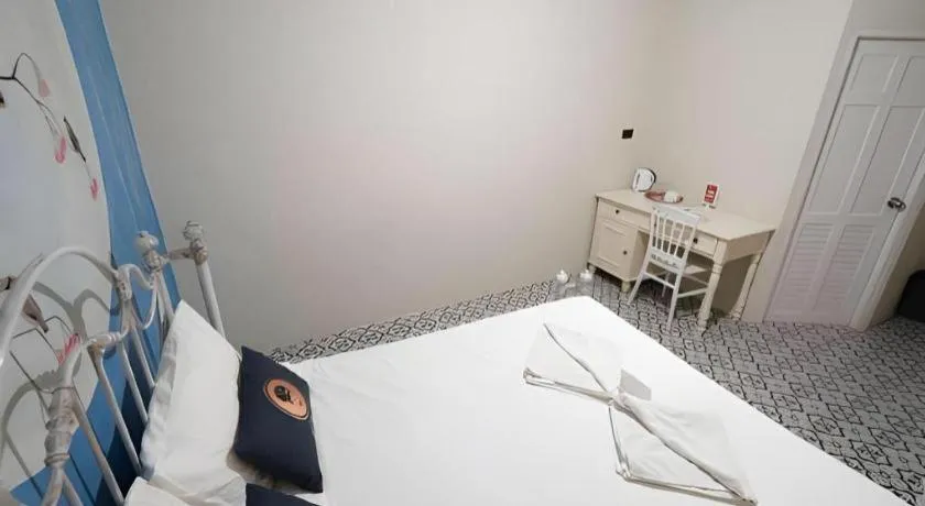 Bed in 2499 Heritage Chinatown Bangkok Hotel By RoomQuest