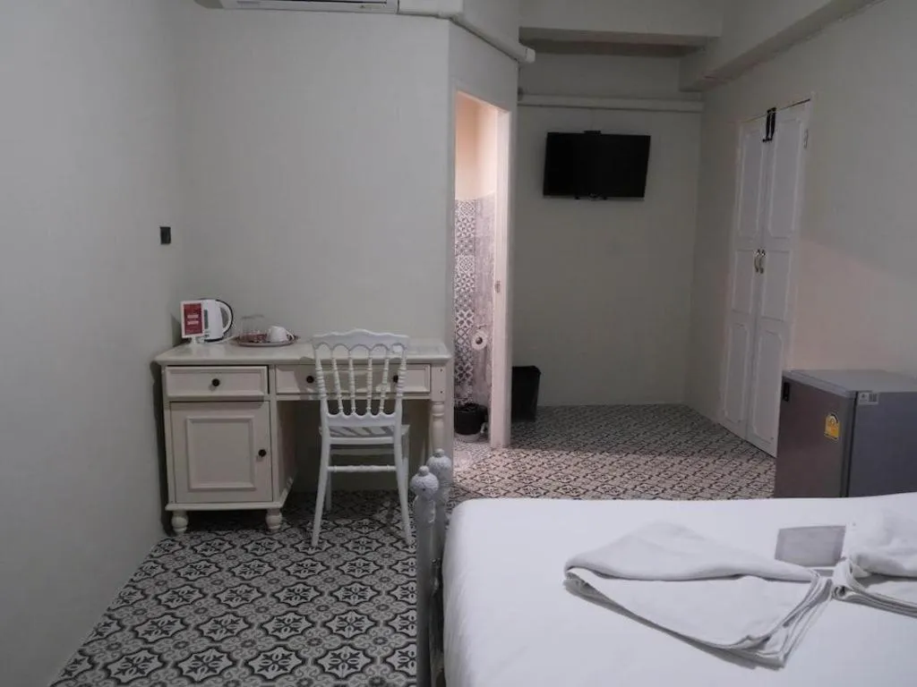 Bed in 2499 Heritage Chinatown Bangkok Hotel By RoomQuest