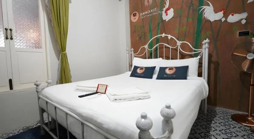 Bed in 2499 Heritage Chinatown Bangkok Hotel By RoomQuest