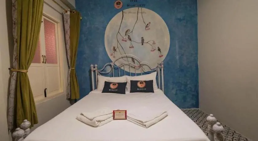 Bed in 2499 Heritage Chinatown Bangkok Hotel By RoomQuest