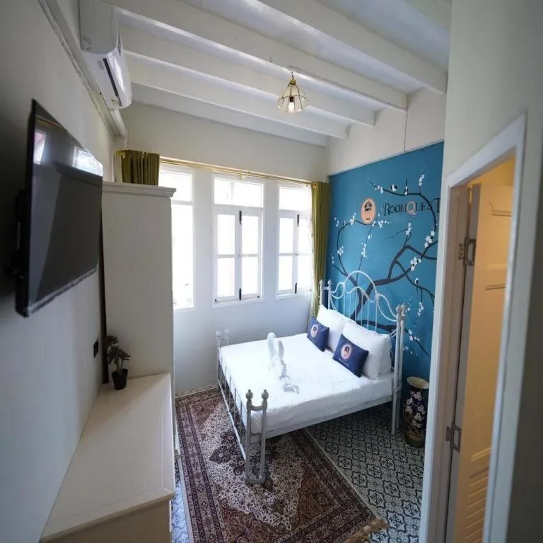 Bed in 2499 Heritage Chinatown Bangkok Hotel By RoomQuest