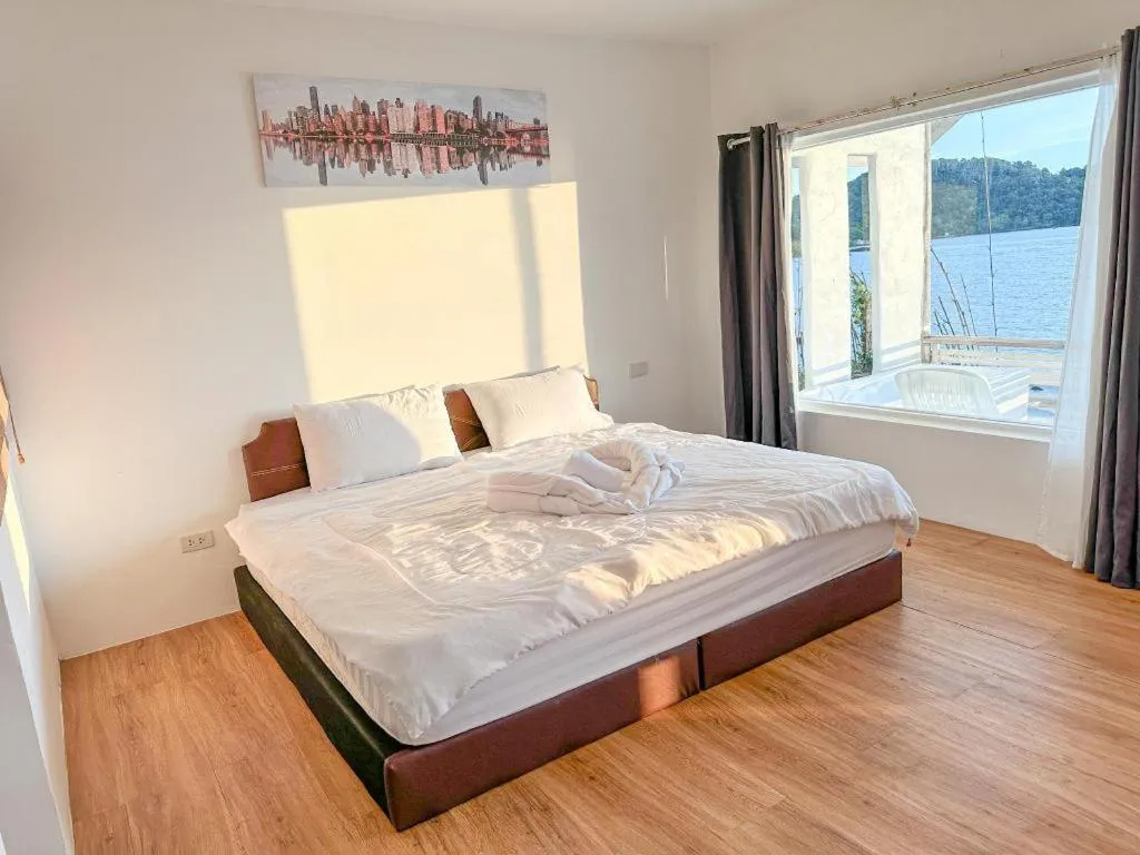 Bed in Capital O 75411 Navagio​ Boutique​ Koh​ Chang