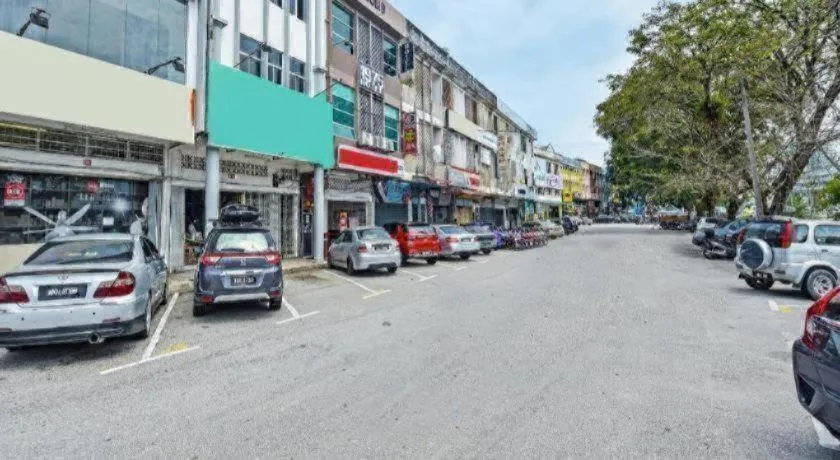 OYO 90662 The 1975 Hotel