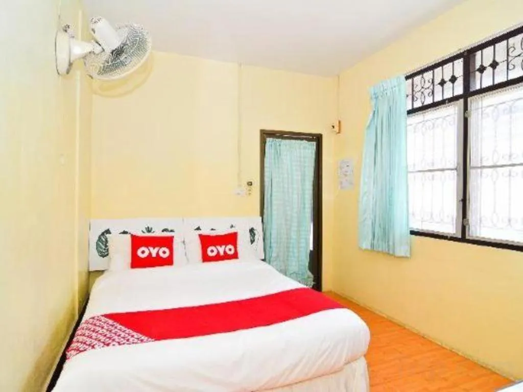 Bed in OYO 499 Pattaraporn Hotel