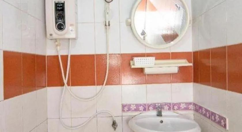 OYO 499 Pattaraporn Hotel