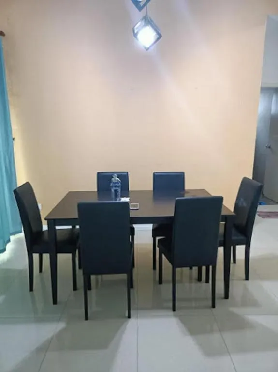 OYO HOME 90768 Flo Inn Motel