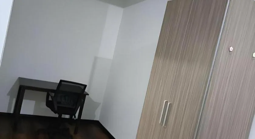 OYO HOME 90768 Flo Inn Motel