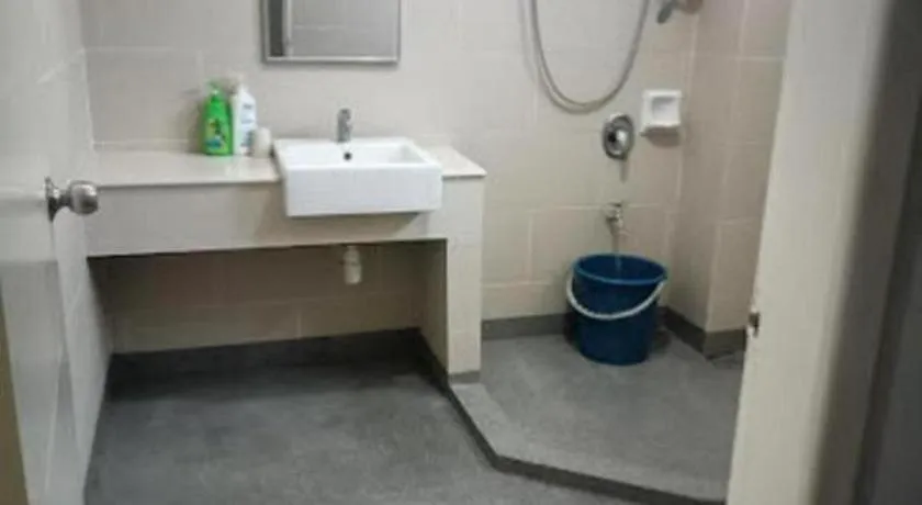 OYO HOME 90768 Flo Inn Motel