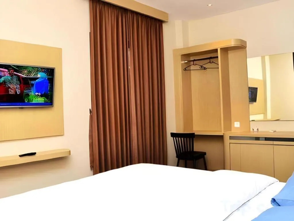 Bed in MP Hotel Kelapa Gading