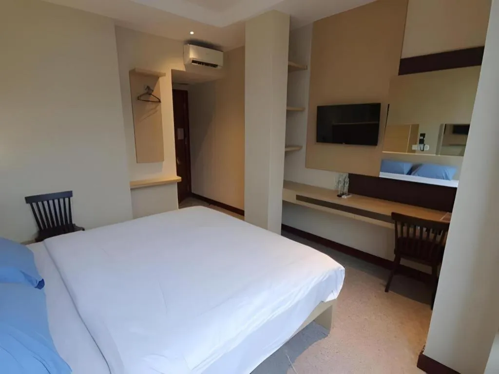 Bed in MP Hotel Kelapa Gading