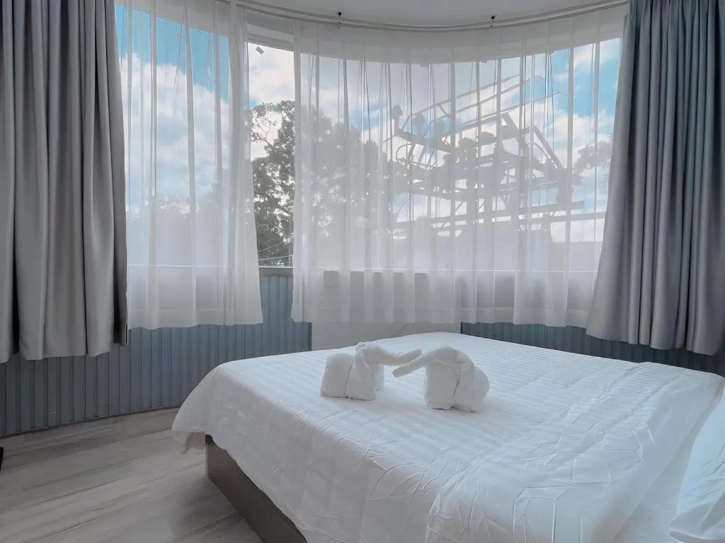 Bed in Heavenchy Hotel