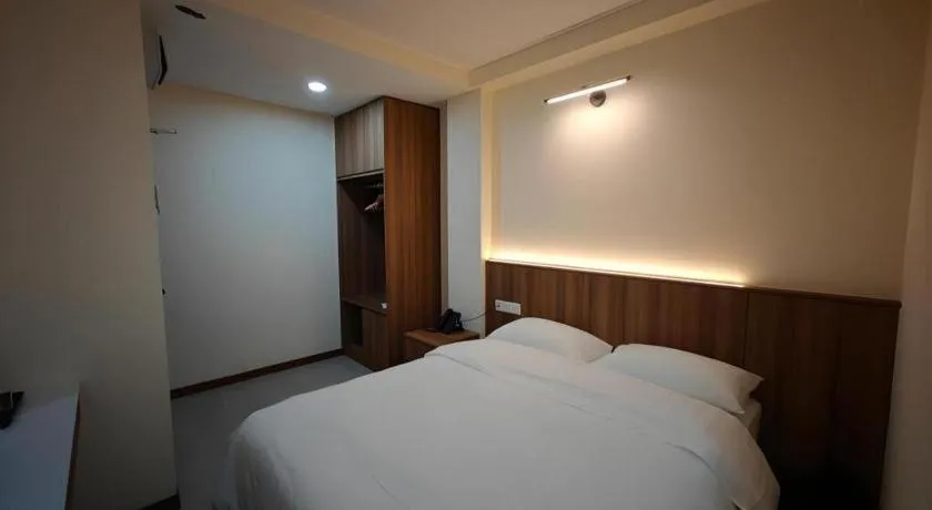 Bed in Weiss Hotels Kepong Baru