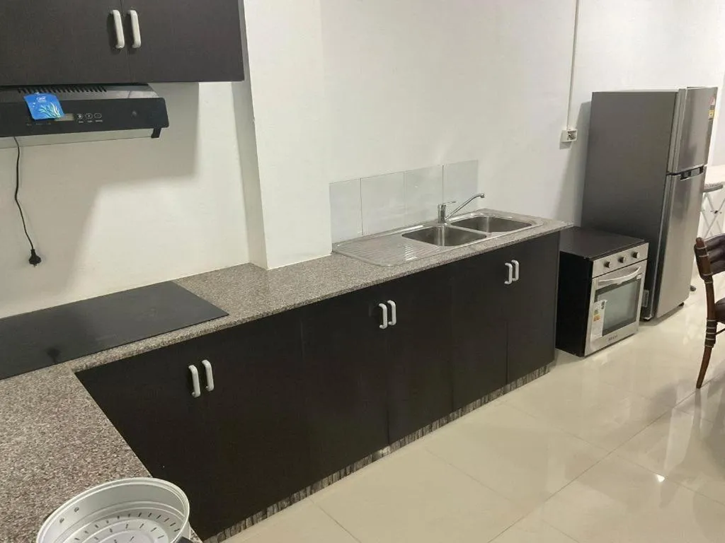 White Diamond Apartment