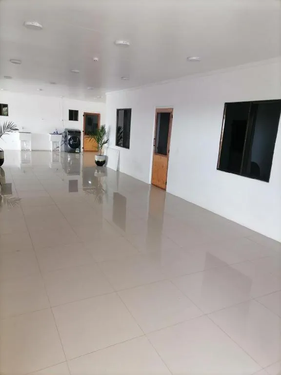 White Diamond Apartment