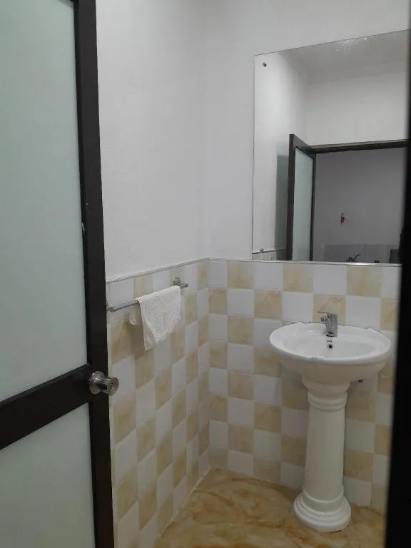 White Diamond Apartment