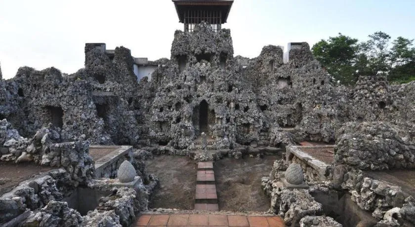 Bentani Hotel & Residence