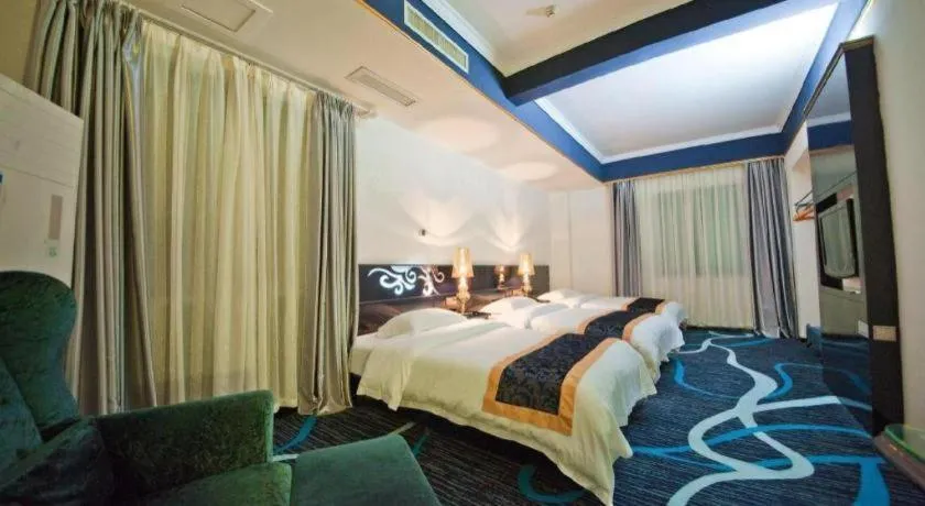 Bed in Guilin Sapphire hotel