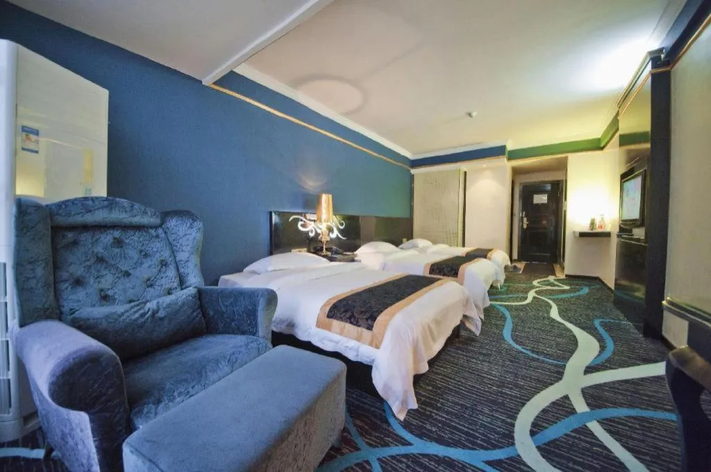 Bed in Guilin Sapphire hotel