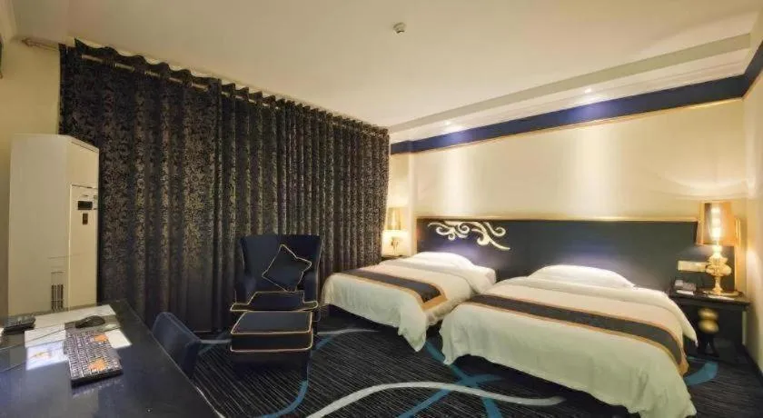 Bed in Guilin Sapphire hotel