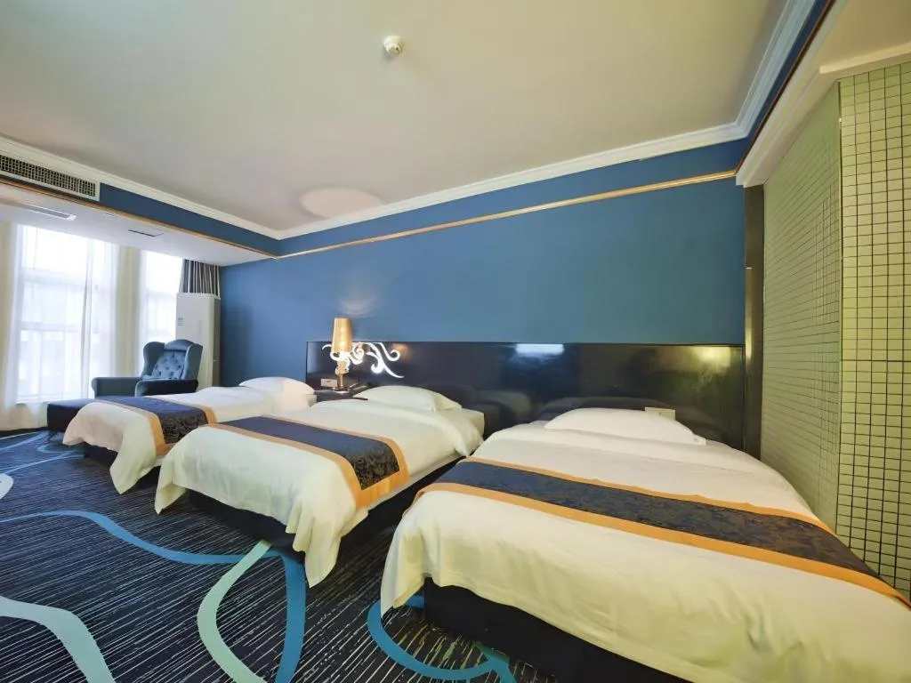 Bed in Guilin Sapphire hotel